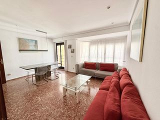 Location Appartement  Ruzafa. Amplio y luminoso piso en alquiler en calle ruzafa