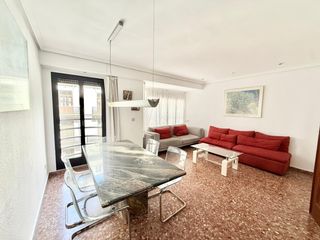 Miete Etagenwohnung  Ruzafa. Amplio y luminoso piso en alquiler en calle ruzafa