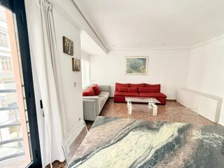 Location Appartement  Ruzafa. Amplio y luminoso piso en alquiler en calle ruzafa