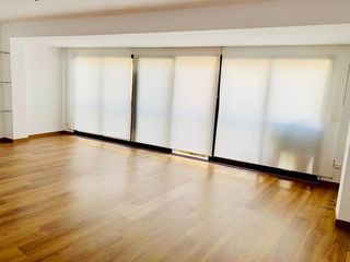 Affitto Appartamento  Calle cirilo amoros. Se alquila piso en cirilo amorós