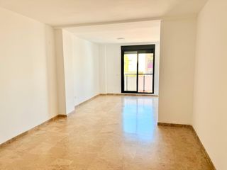 Rent Flat  Juan bautista gil. Piso con garaje y trastero en burjassot