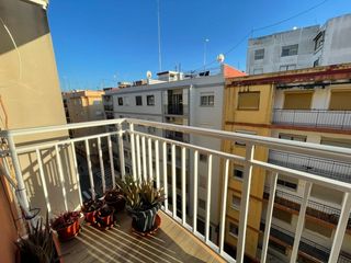 Lloguer Pis  Calle santa teresa. Se alquila piso céntrico en mislata