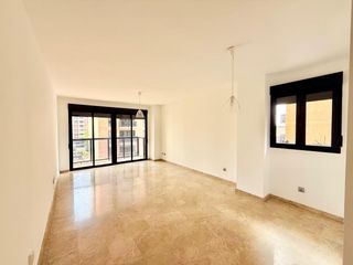 Lloguer Pis  Calle escultor luis bolinches compañ. Vivienda con piscina y garaje incluido junto a la ciudad de las