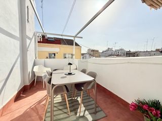 Lloguer Pis  Calle calle pintor vila prades. Alquiler de ático con terraza en calle pintor vila prades