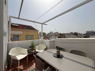 Lloguer Pis  Calle calle pintor vila prades. Alquiler de ático con terraza en calle pintor vila prades
