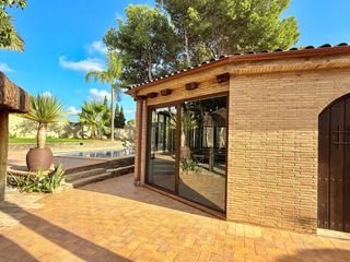 Lloguer Xalet  Calle abetos. Chalet en montesano con 4 habitaciones y piscina