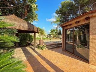 Location Chalet  Calle abetos. Chalet en montesano con 4 habitaciones y piscina