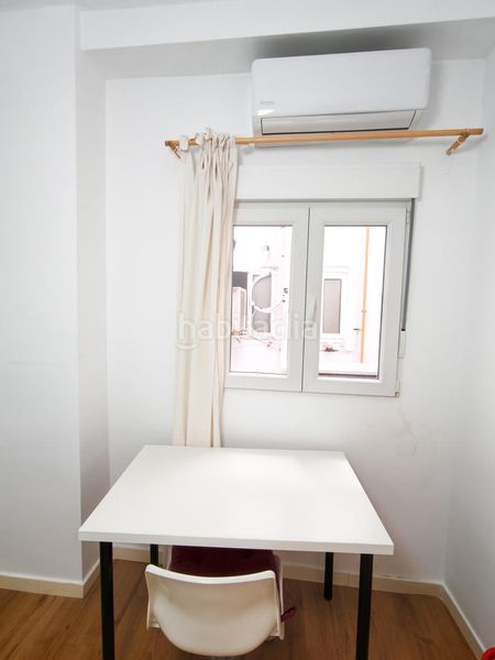 Foto 136a5b1c-905f-4aff-94f1-56f033bfa675. Rent flat with heating in El Pilar Valencia