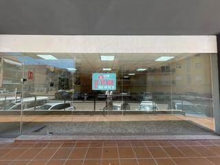 Local Comercial a Carrer del mestre roca 6. Amplio local al lado consum peñiscola