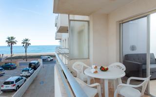 Appartement à Avinguda del papa luna 38. Primera línea de playa lateral