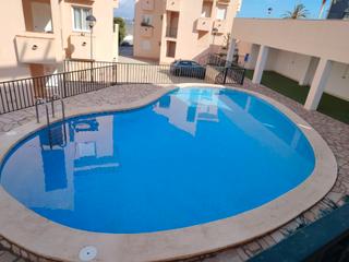 Appartement à Carrer de cuba 32. Apartamento con piscina cerro mar
