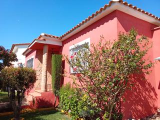 Chalet in Urbanización mediterráneo 205 22. Chalet con precioso jardín