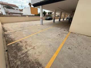 Aparcament cotxe a Avinguda del papa luna 133. Parking avda papa luna