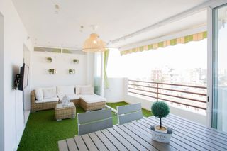 Apartament a Avinguda del papa luna 116. Precioso apartamento con vistas al mar