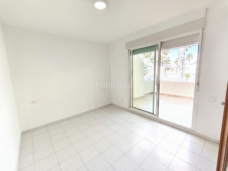 Foto fd99aa7f-b449-4410-951d-6efc308d1e95. Casa amb xemeneia piscina a Agua Amarga - Urbanova Alicante
