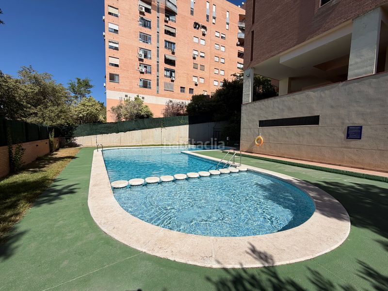 Foto 625f3237-0456-4251-b827-879055a69cee. Pis amb piscina a Babel Alicante