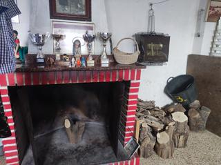 Pis  N/a. Piso diáfano para reformar con chimenea