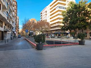 Lloguer Local Comercial a Carrer major 33. Local en alquiler y venta