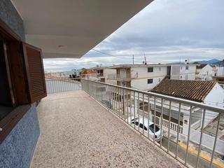 Appartement  Carrer de berenguer d'entença. Apartamento en playa de oliva con 2 balcones