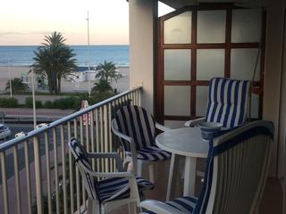Lloguer Apartament  Passeig marítim de neptú. Apartamento de una habitacion con vistas al mar a partir disponi