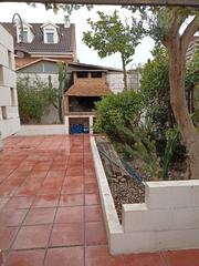 Reihenhaus  Avinguda enginyer navarro reverter 27b. Pareado en zona family cash