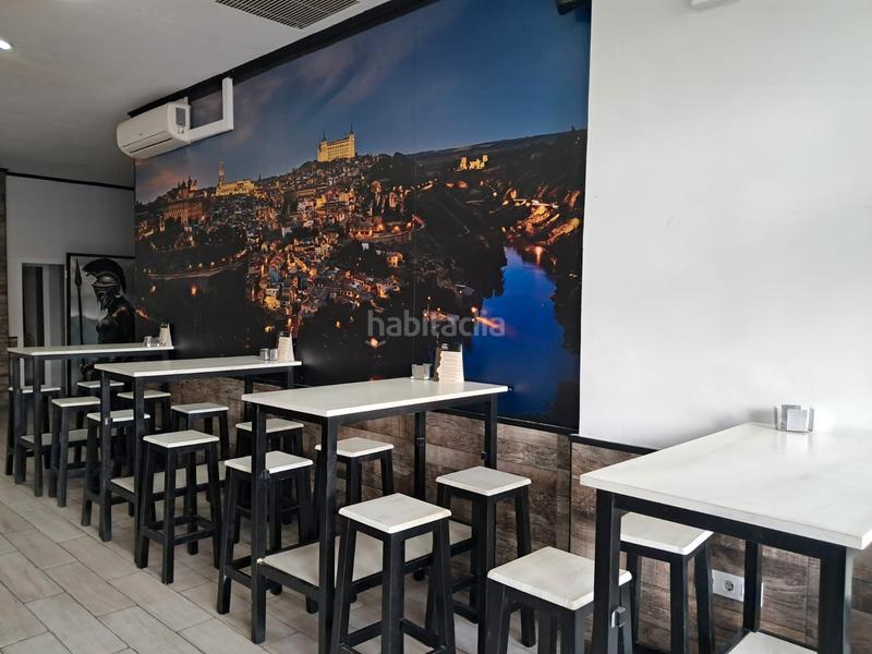 Foto 05332bb3-5ae1-413e-8e49-f8b645d9de9a. Alquiler local comercial en carrer perú 42 traspaso de local zona renfe en Gandia