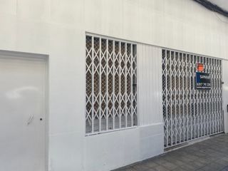 Miete Geschäftsraum in Carrer ferrocarril d'alcoi 44. Local en alquiler a pasitos del paseo germanías
