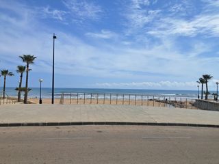 Apartament  Carrer dels marenys 29. Apartamento en 2º línea de playa de miramar