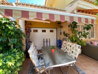 Casa adosada  Ronda dels esports 60. Adosado en la zona nueva de bellreguard