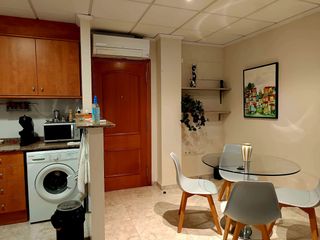 Lloguer Estudi a Carrer major 33. Estudio en alquiler anual en calle mayor