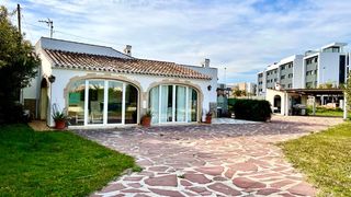 Chalet  Avinguda del pla 127. Chalet en jávea con parcela amplia y horno de leña