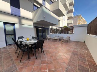 Lloguer Planta baixa  Carrer garbí 26. Planta baja en alquiler temporal con piscina en playa de daimuz