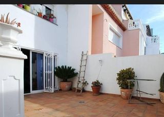 Maison jumelée à Avinguda lluis pericot 50. Casa adosada en el pueblo de barx