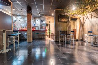 Locale commerciale in Calle san antonio 1. Bajo en venta decorado como cafe bar en 2 plantas junto catedral