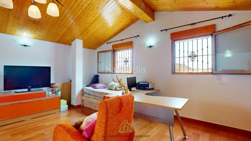 Foto 24470f72-37ad-4414-b25f-b0d3af7ba102. Chalet en avenida picos de europa 0 chalet en venta semiamueblado de 360 m2 con piscina a muy buen precio en Murcia