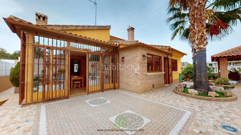Foto a46db4cb-a6dd-4915-8da5-bfdbffd7b6b7. Chalet en avenida picos de europa 0 chalet en venta semiamueblado de 360 m2 con piscina a muy buen precio en Murcia