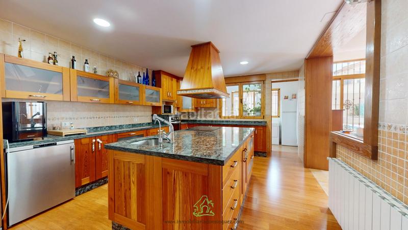 Foto ba7227ee-09c0-48f7-a41c-967bed9ba503. Chalet en avenida picos de europa 0 chalet en venta semiamueblado de 360 m2 con piscina a muy buen precio en Murcia