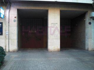 Car parking in Sant Marcel·lí. Plaza de garaje para coche pequeño en san marcelino