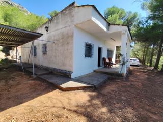 Maison à Buñol. Chalet independiente en buñol  tu refugio en la montaña!descubre