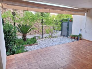 Location Appartement à Altorreal - El Chorrico. Se alquila vivienda sin amueblar con gran terraza en altorreal