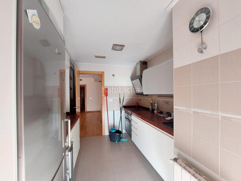 Foto 99263b0d-b79f-4055-b18a-2328d7a1e405. Ático  dúplex en beniajan avenida fabian escribano en Murcia