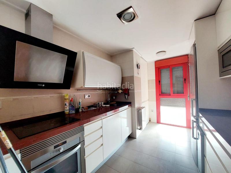 Foto c5566ff8-e7ad-4d5f-8622-e59975766a30. Ático  dúplex en beniajan avenida fabian escribano en Murcia