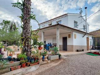 Haus en Algezares. Casa con parcela en el garruchal