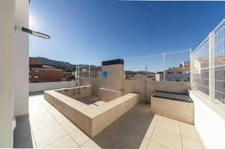 Rent Flat  Avenida de juan carlos i. Piso luminoso en el centro de santo ángel