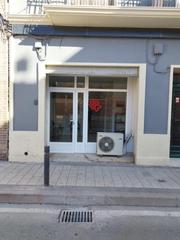 Lloguer Local Comercial a La Fama. Local comercial con patio en santa eulalia
