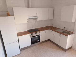 Appartement à Alcantarilla. Se vende amplio piso en alcantarilla con inquilino solvente