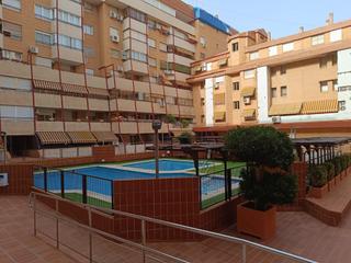 Lloguer Pis a San Antón. Se alquila magnifica vivienda con piscina comunitaria