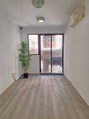 Alquiler Oficina en La Catedral. Alquilamos oficina con dos despachos y aseo en puxmarina