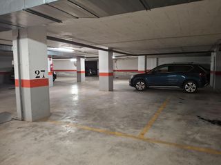 Aparcament cotxe a Ronda Sur