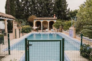 Chalet in Guadalupe. Ponemos a la venta este precioso y peculiar chalet con piscina p